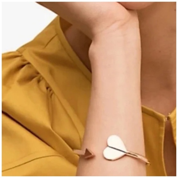 KATE SPADE • White Heritage Spade Gold Flex Cuff Bracelet - Picture 3 of 7